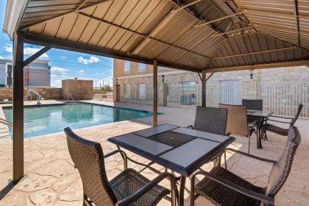 Hampton Inn & Suites I-20 - 17