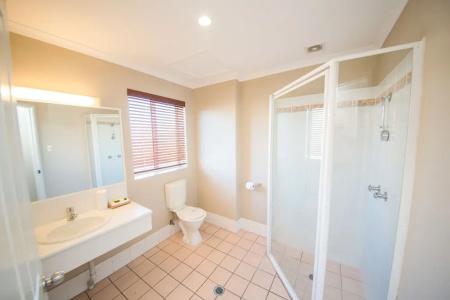 Cosmopolitan & Serviced Apartments - 68