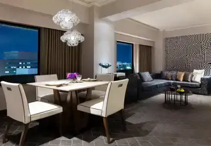 Courtyard by Marriott Shin-Osaka Station - 12