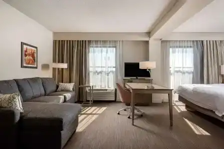 Hampton Inn West - 47