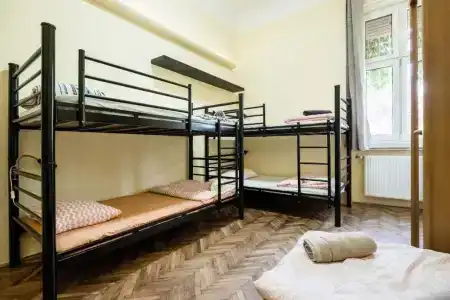 Baroque Hostel & Coworking - 57