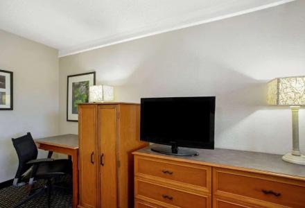 La Quinta Inn by Wyndham Tucson East - 24