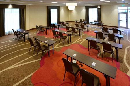 Hilton Garden Inn Airport - 19