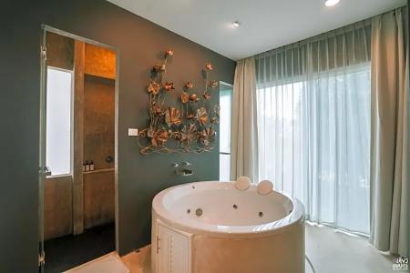 Ohana and Restaurant - 89