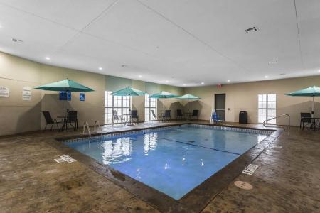 Comfort Suites - University - 19