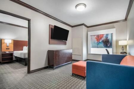 Hawthorn Suites by Wyndham - 54