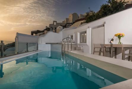 Elite Luxury Suites - 13