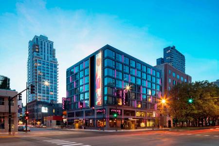 Moxy Chicago Downtown - 38