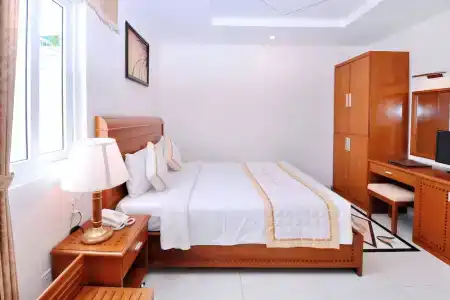 Tan Hoang Long - 27