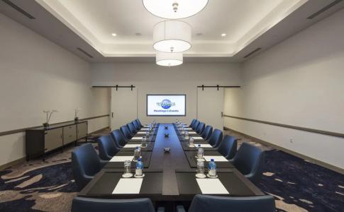 Universal's Loews Sapphire Falls Resort - 18