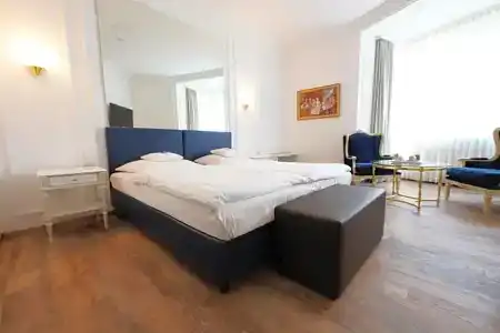 Bayerischer Hof - 62