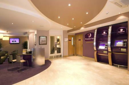 Premier Inn Victoria - 8