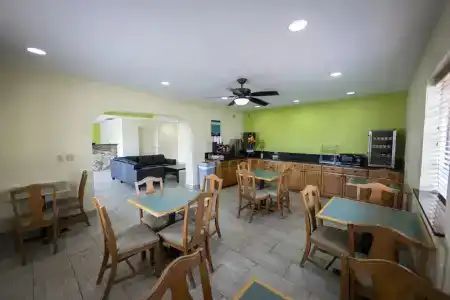 Ocean Breeze Inn - 19