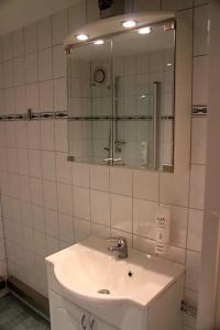 Adlon - 26