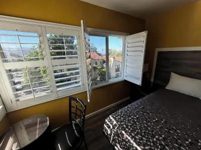 Carmel Wayfarer Inn - 21