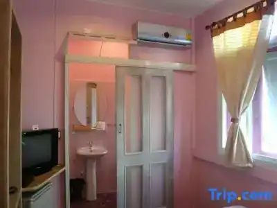 Samsen Sam Place - 129