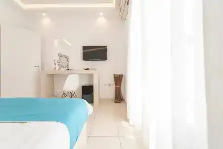 Bella Santorini - 45