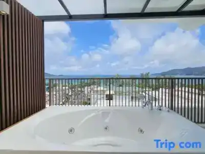SeaCono Patong Beach Front - 103