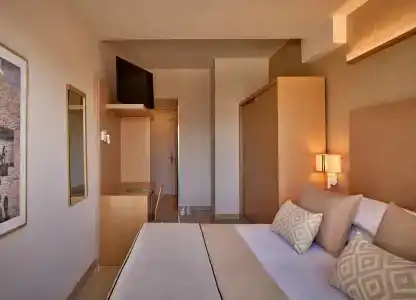 GranSerena - 1