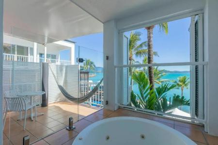 Coral Sea Marina - 100