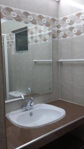 Oasis Beach Resort - 19