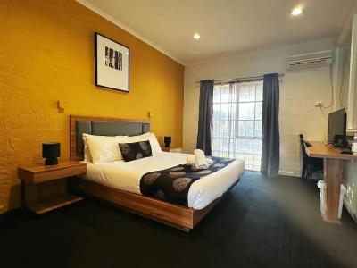 Greensborough - 20