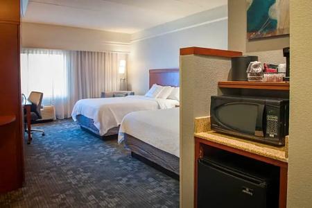 Courtyard by Marriott Downtown - 34