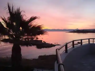 Sea Breeze - 52
