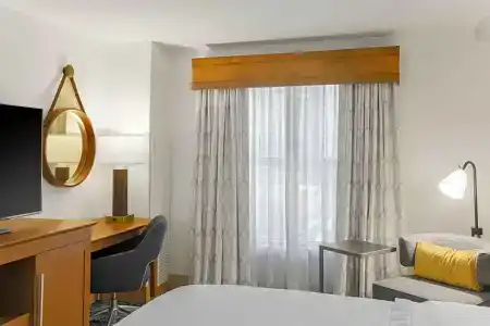 Hampton Inn & Suites Austin-Downtown/Convention Center - 84
