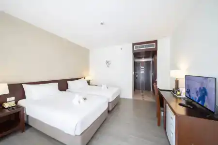 Golden Crown Grand - 6