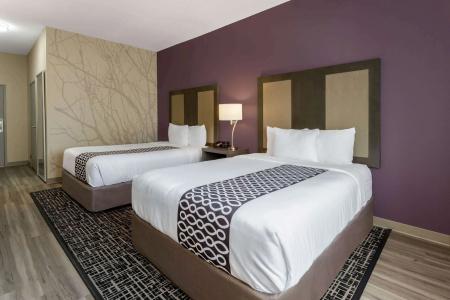 La Quinta by Wyndham Airport - 18