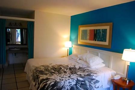 Green Island Inn - 67