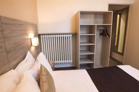 Comfort Cecil Metz Gare - 33