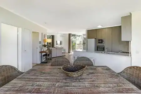 Noosa Tropicana - 175