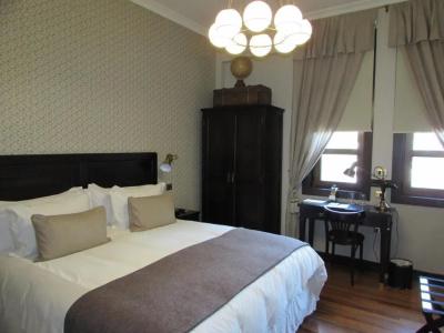 Boutique Castillo Rojo - 73