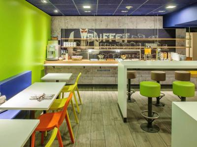 ibis budget Manchester Salford Quays - 17