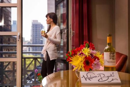 Giraffe by Library Hotel Collection - 81