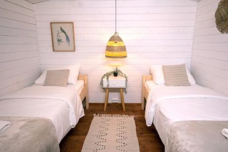 Outside Inn - 66