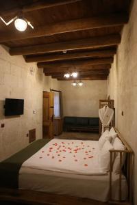 Calypso Cave Suites - 34