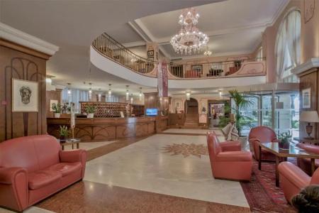 Grand Astoria - 1