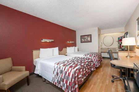 Red Roof Inn - 3