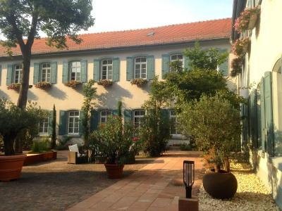 Domhof - 15