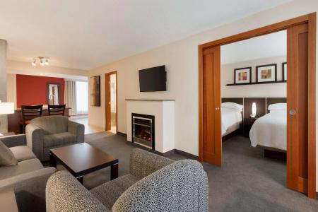 Embassy Suites by Hilton - - 4