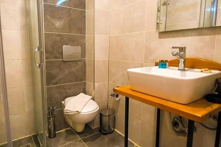 La Pazza Suites - 30