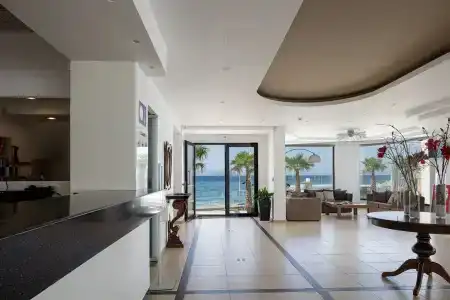 Golden Bay Boutique & Bungalows - 10
