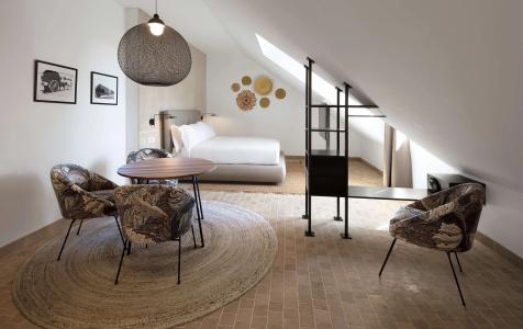 Atocha Madrid, Tapestry Collection by Hilton - 6