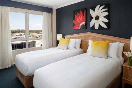 Rydges - 93