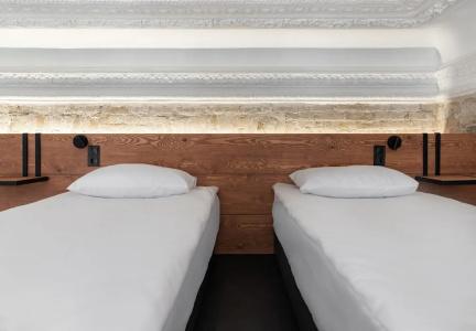 Globe Runner Hostel - 47