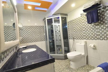 Royal Penguin Boutique & Spa - 125