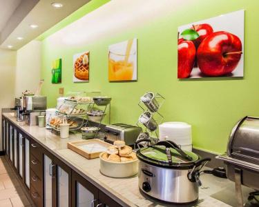 Quality Inn & Suites - 7